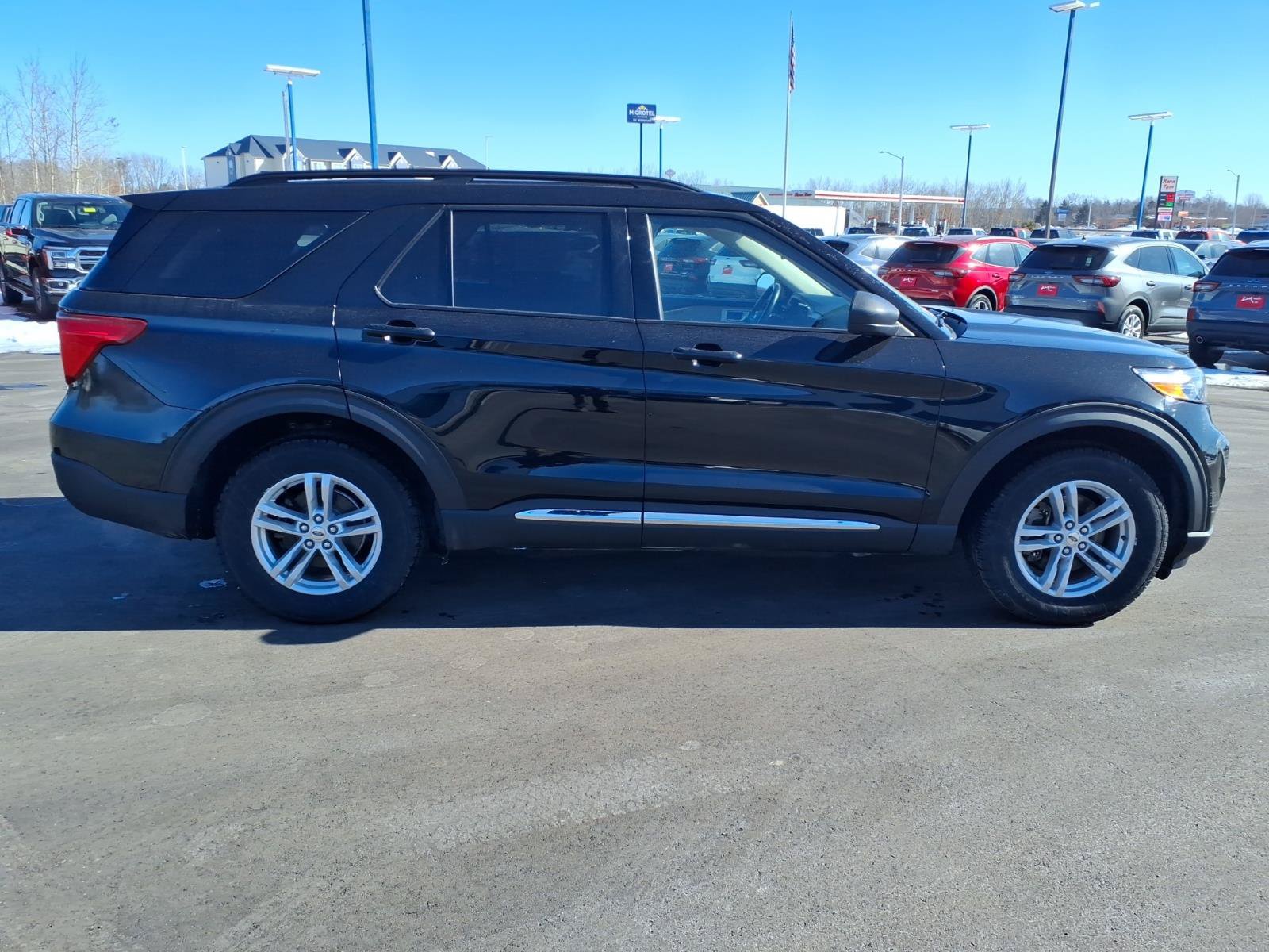 Used 2020 Ford Explorer XLT w/ Class III Trailer Tow Package AWD/4WD image 7