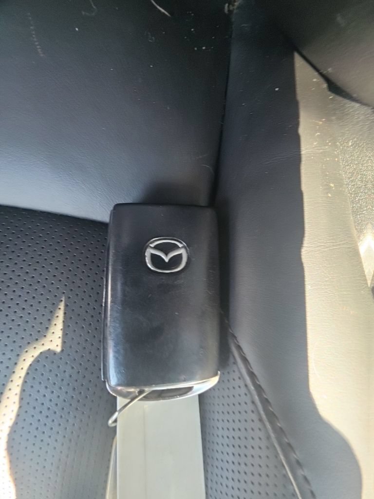 Used 2019 MAZDA MAZDA3 Hatchback FWD image 33