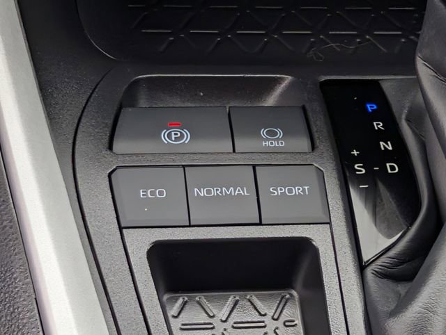 Used 2025 Toyota RAV4 XLE image 15