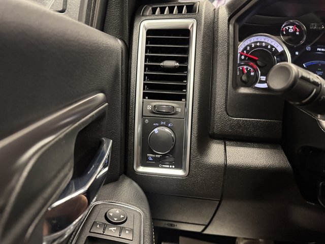 Used 2021 RAM 1500 Warlock AWD/4WD image 32