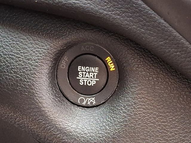 Used 2020 Jeep Cherokee Limited image 28