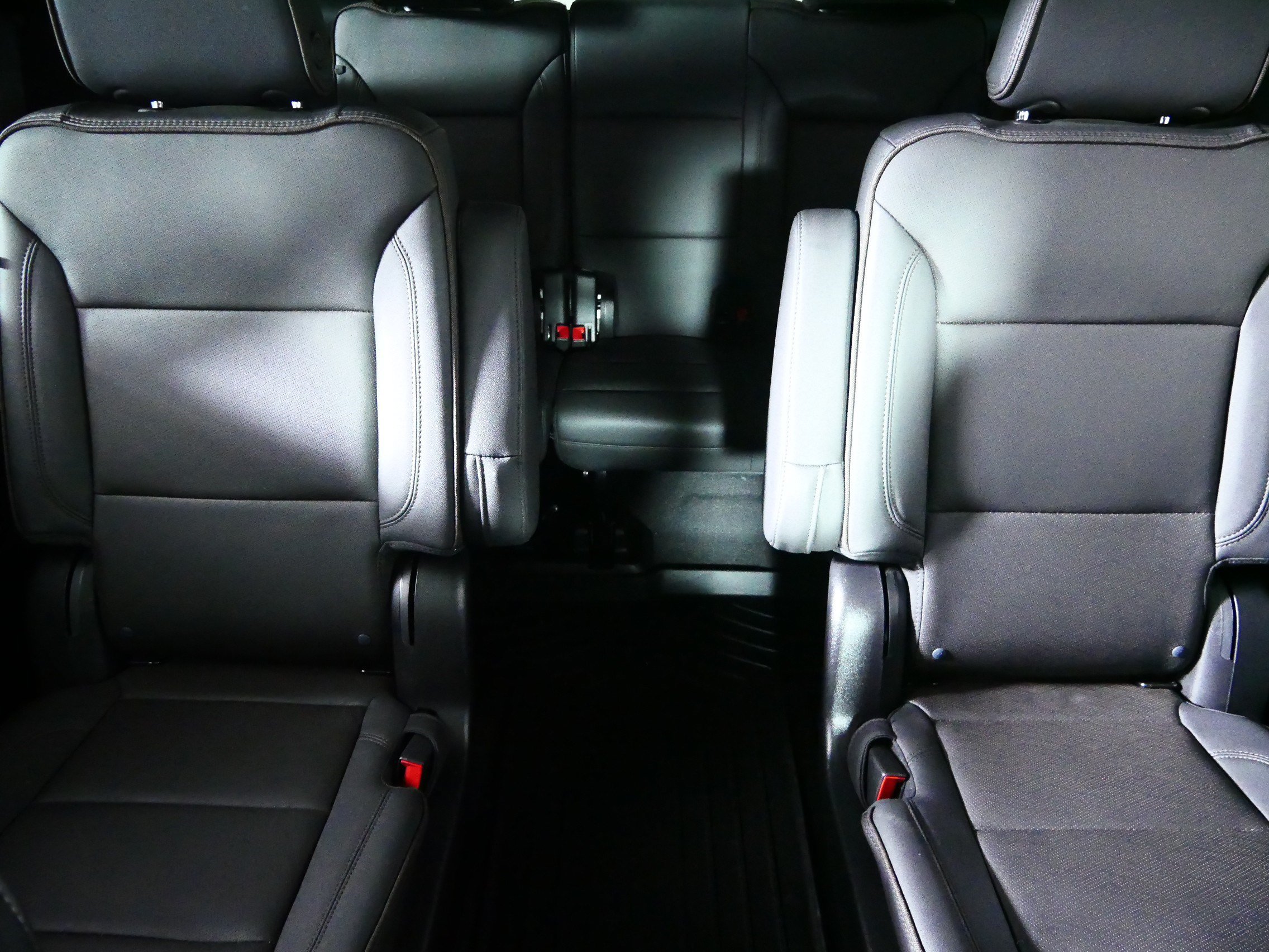 Used 2024 Chevrolet Tahoe High Country AWD/4WD image 13