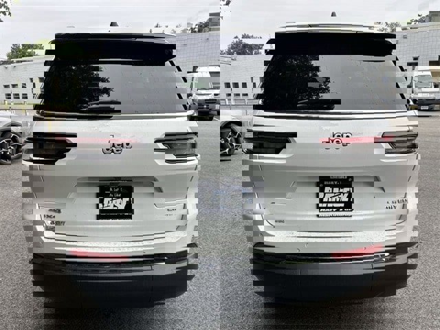 New 2025 Jeep Grand Cherokee L Limited image 7