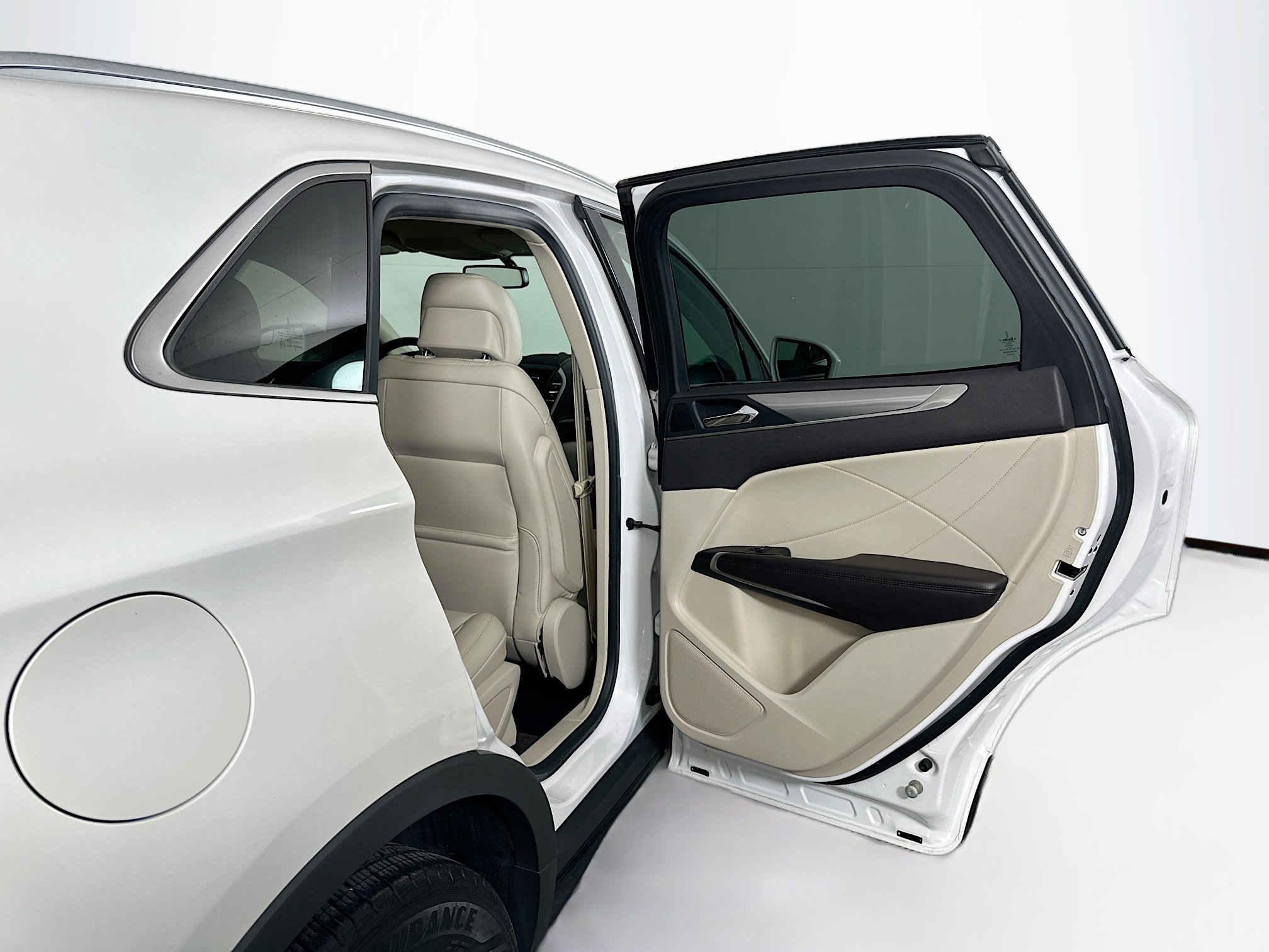 Used 2019 Lincoln MKC Premiere FWD image 28