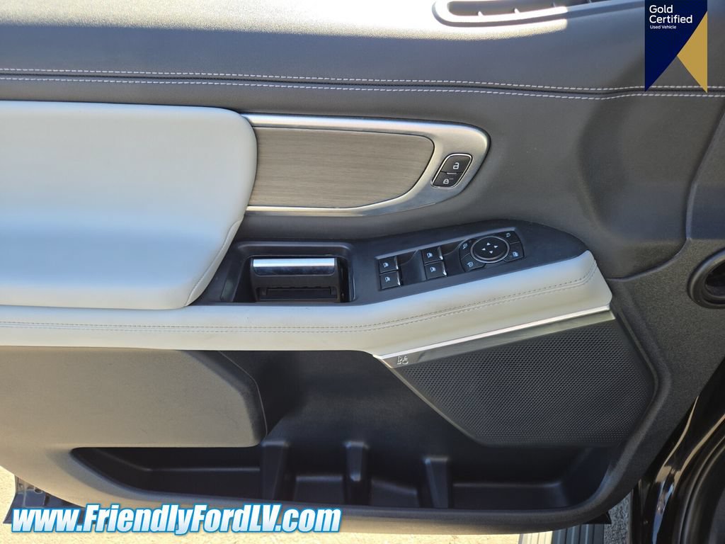 Certified 2025 Ford Expedition Platinum w/ Driver's Package AWD/4WD image 17