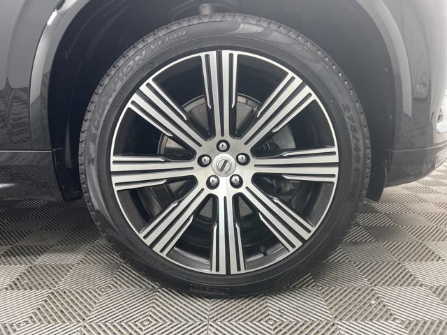 Used 2025 Volvo XC90 B6 Ultra w/ Protection Package Premier AWD/4WD image 6