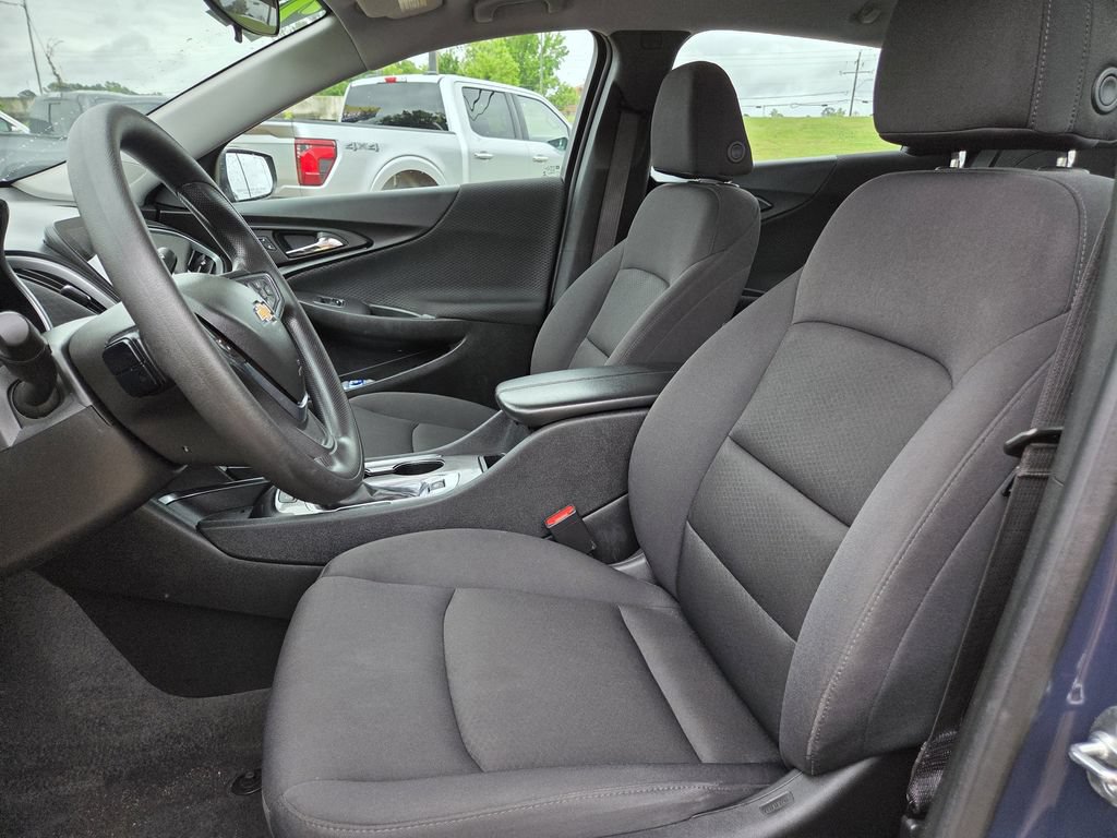 Used 2025 Chevrolet Malibu LT FWD image 12