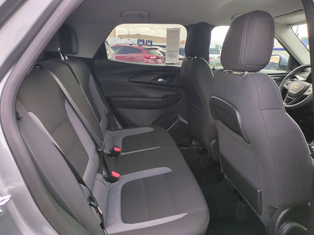 Used 2025 Chevrolet TrailBlazer LT AWD/4WD image 28
