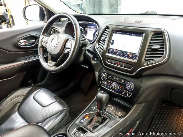 Used 2019 Jeep Cherokee Trailhawk image 24