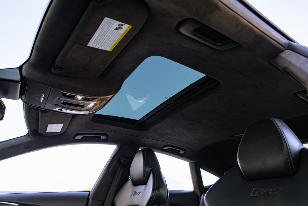 Used 2017 Audi RS 7 Prestige w/ Carbon-Optic Package image 20