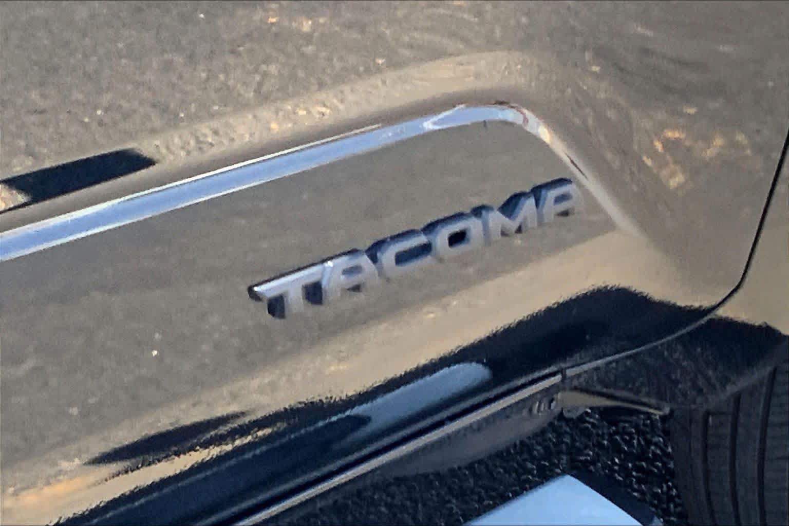 Used 2025 Toyota Tacoma SR5 RWD image 10