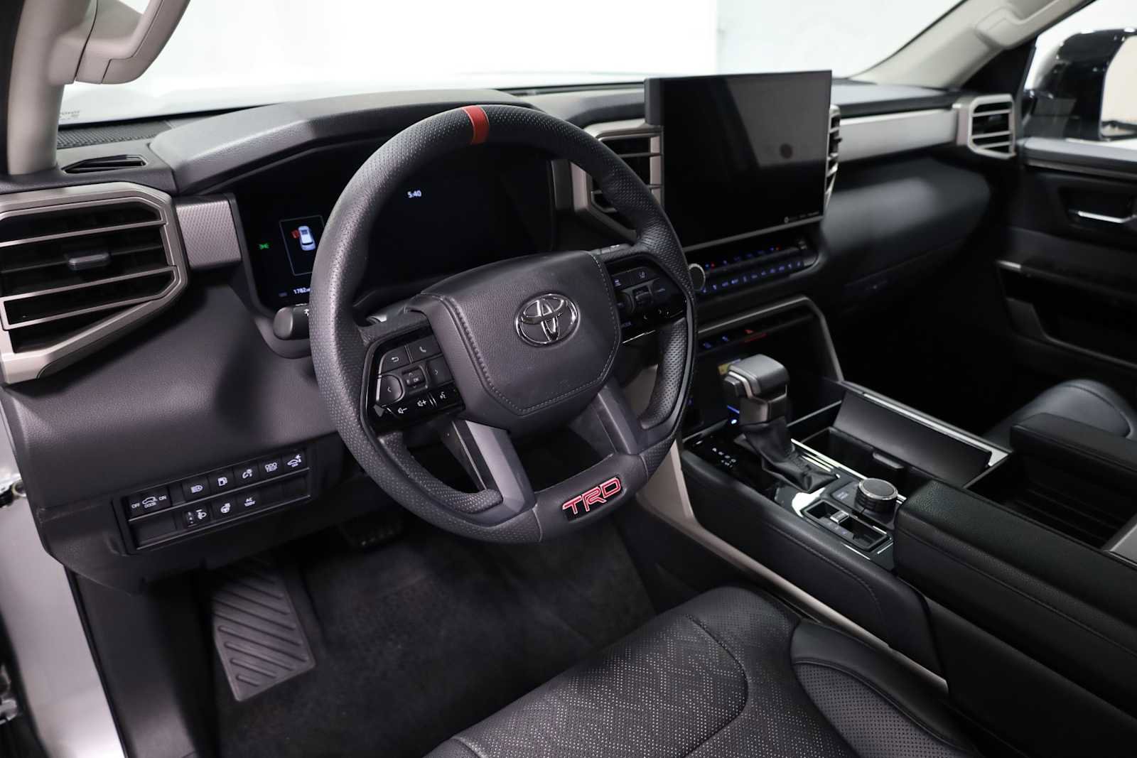 Used 2024 Toyota Sequoia Platinum image 4