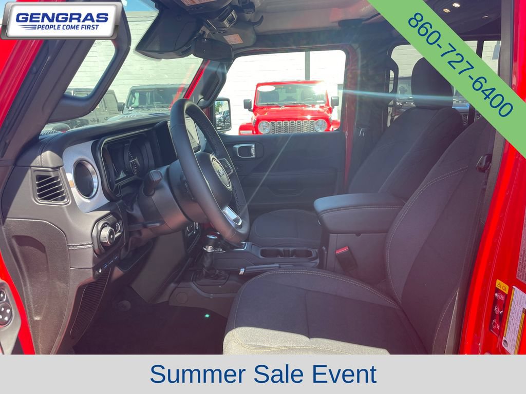 Used 2025 Jeep Wrangler Unlimited Sahara AWD/4WD image 40