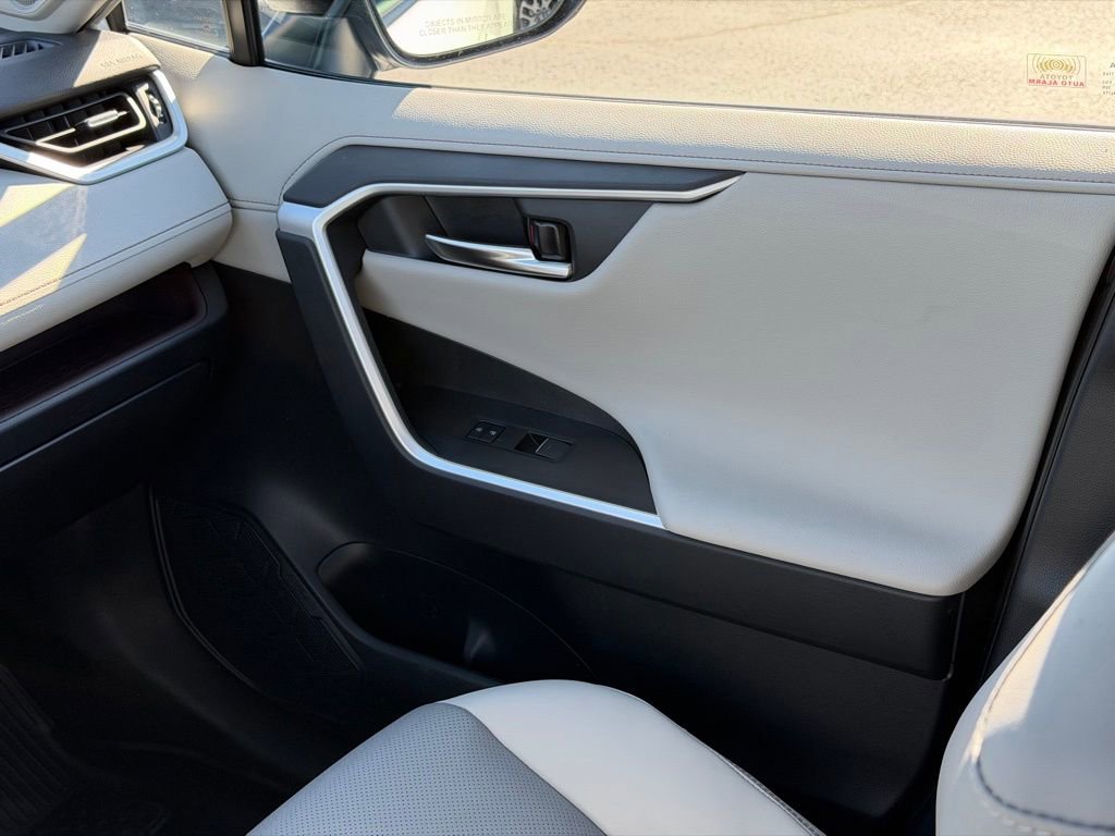 Used 2024 Toyota RAV4 Limited image 24