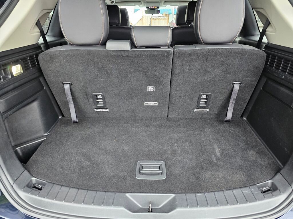 Certified 2024 MAZDA CX-90 Plug-In Hybrid w/ Preferred image 16