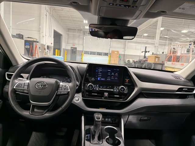 Certified 2024 Toyota Highlander XLE image 69