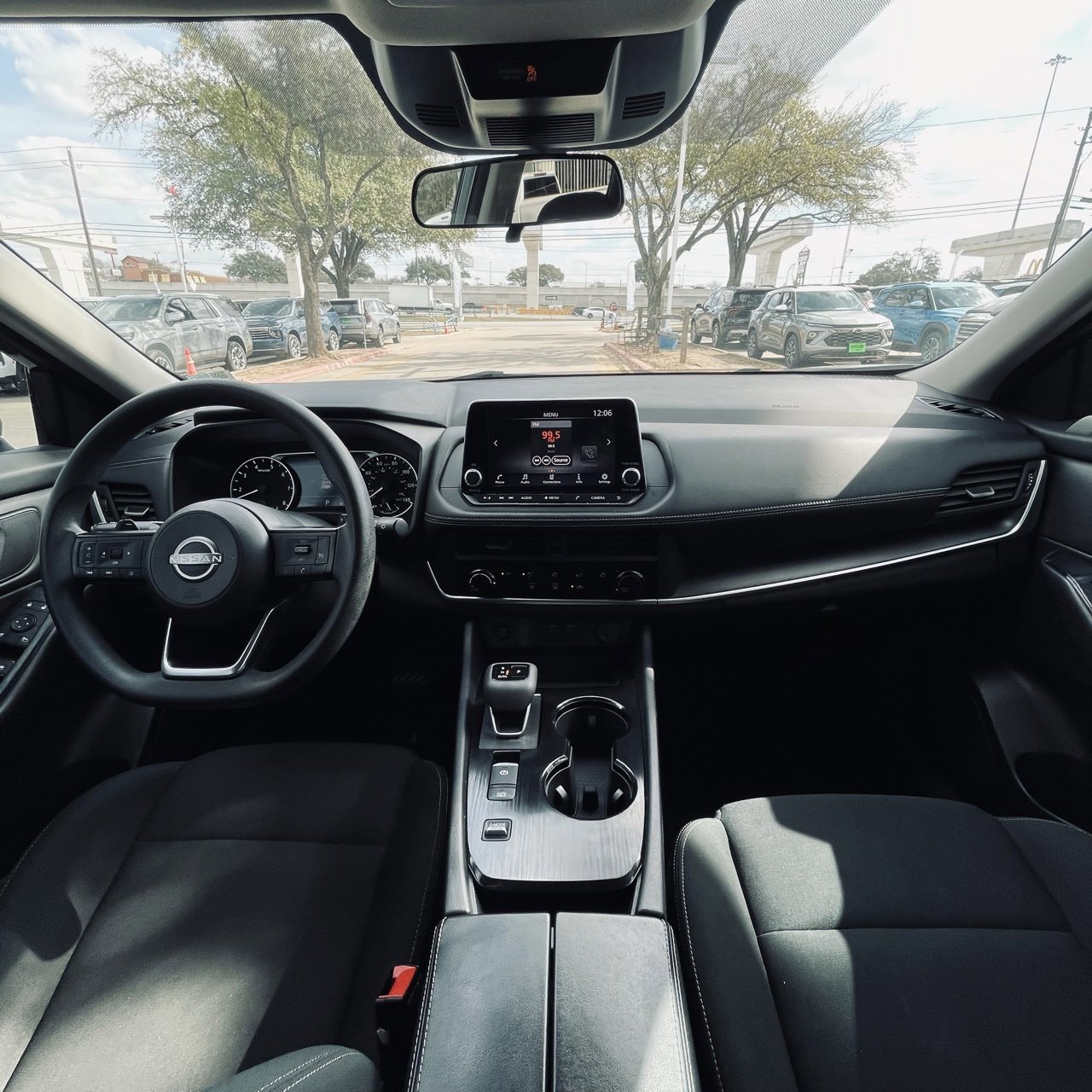 Used 2024 Nissan Rogue S image 9