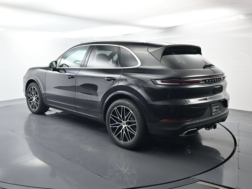 Certified 2025 Porsche Cayenne AWD/4WD image 3