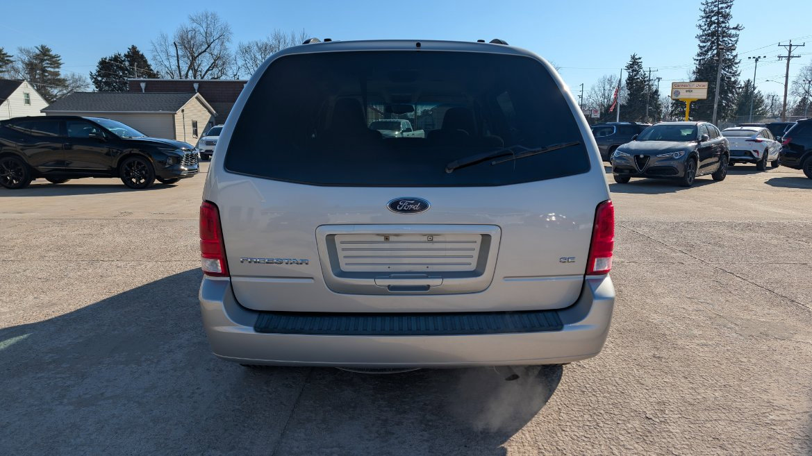 Used 2005 Ford Freestar SE image 12
