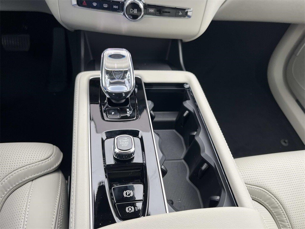 Certified 2026 Volvo XC90 B6 Ultra AWD/4WD image 32