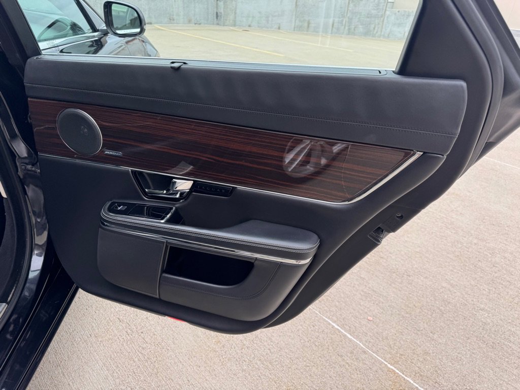 Used 2013 Jaguar XJ L Portfolio image 26