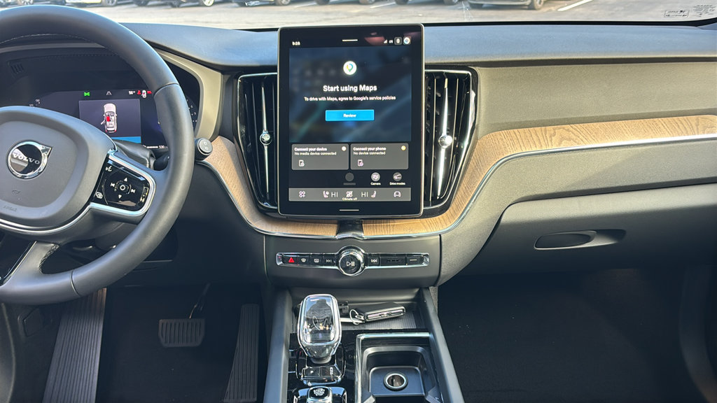 New 2027 Volvo XC60 B5 Plus AWD/4WD image 6