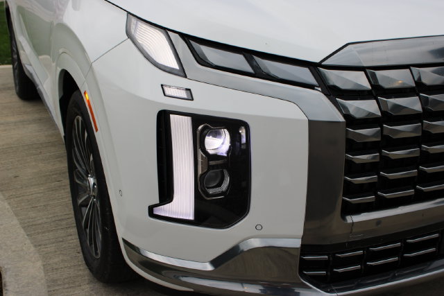 Used 2025 Hyundai Palisade Calligraphy AWD/4WD image 4