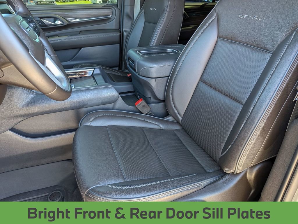 Used 2023 GMC Yukon XL Denali image 13