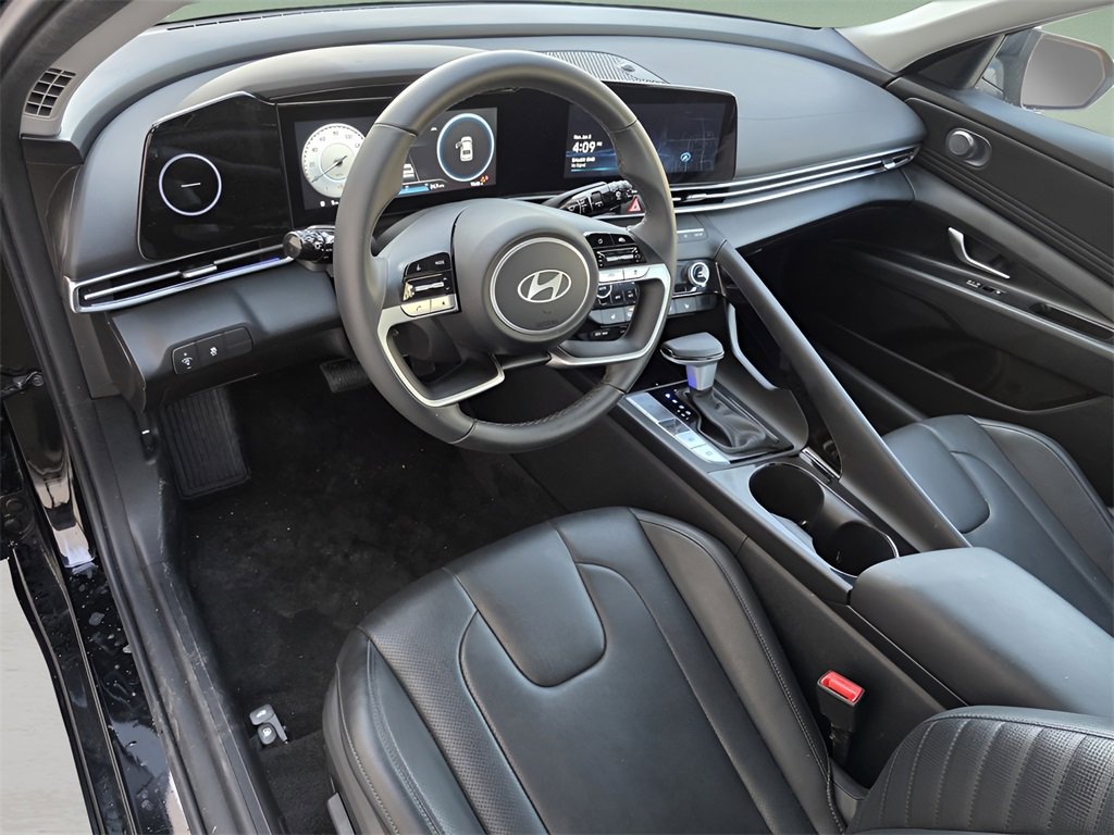 Certified 2025 Hyundai Elantra Limited image 22