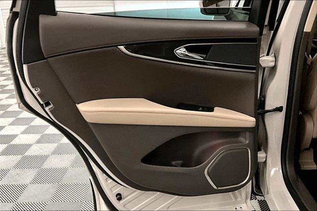 Used 2023 Lincoln Nautilus Reserve image 23