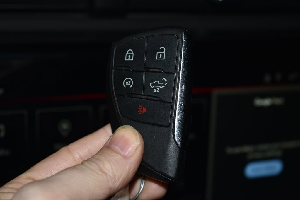 Used 2022 GMC Sierra 1500 AT4 w/ Technology Package image 18