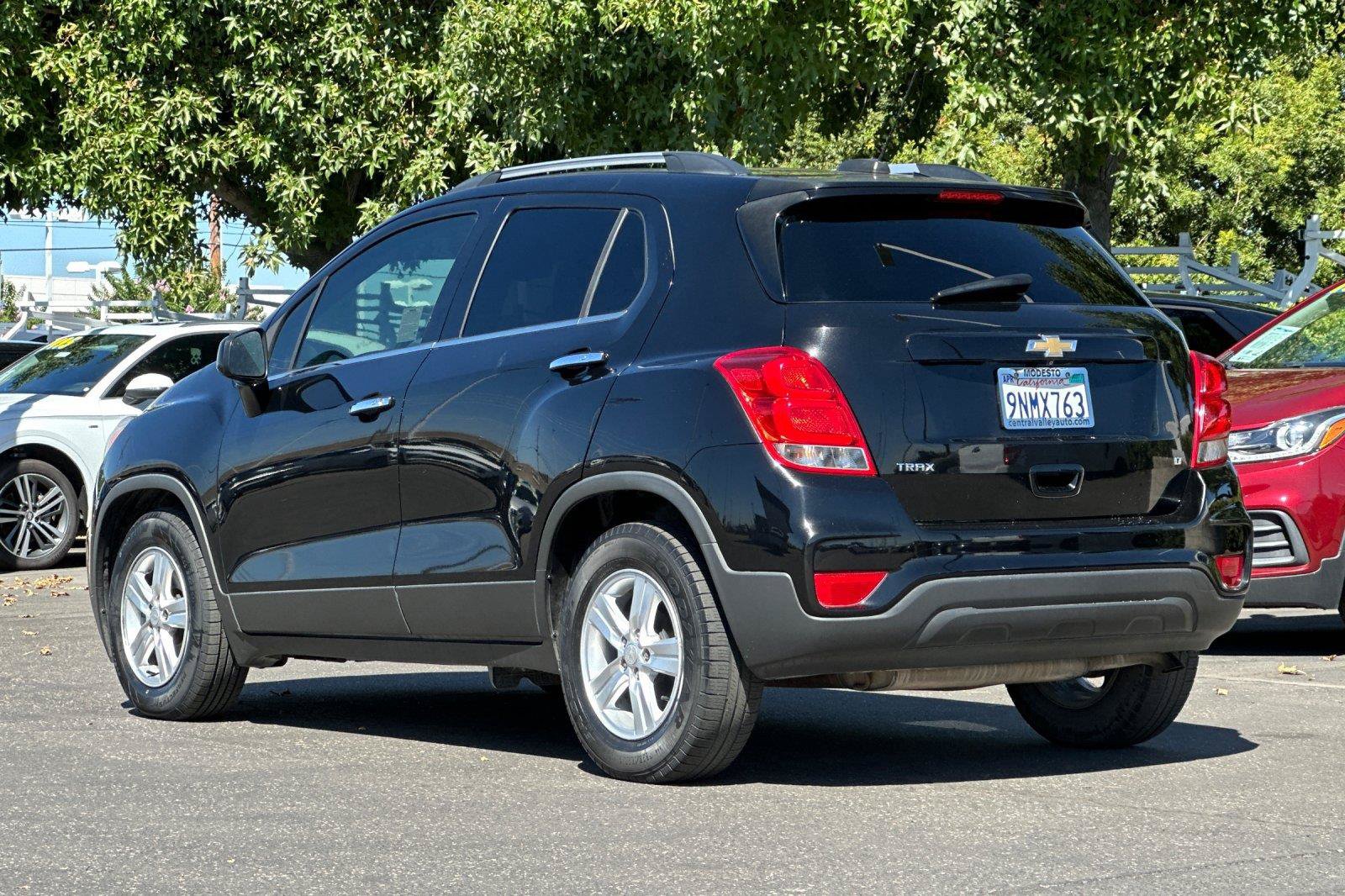 Used 2017 Chevrolet Trax LT w/ LT Convenience Package FWD image 6