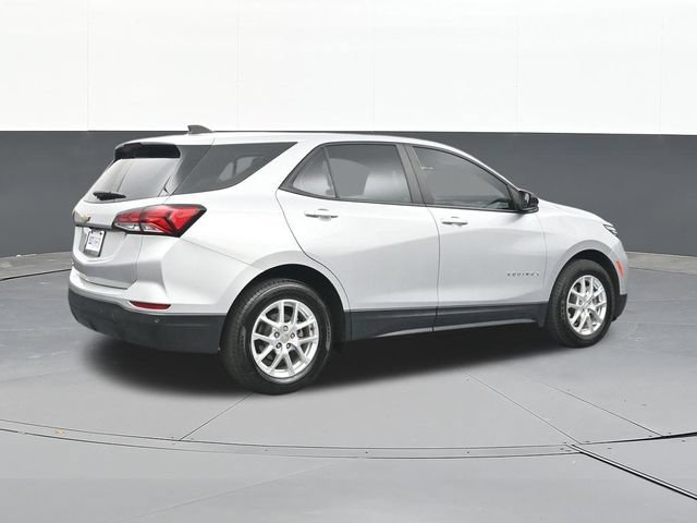 Used 2022 Chevrolet Equinox LS FWD image 16