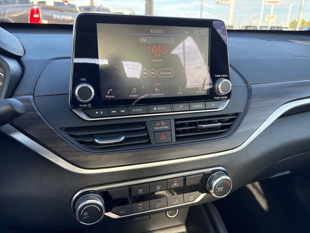 Used 2025 Nissan Altima 2.5 SV image 12