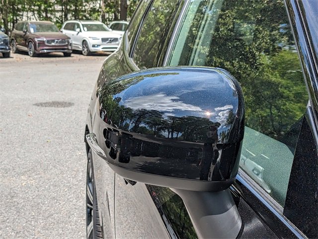 New 2025 Volvo XC60 B5 Ultra w/ Climate Package image 11