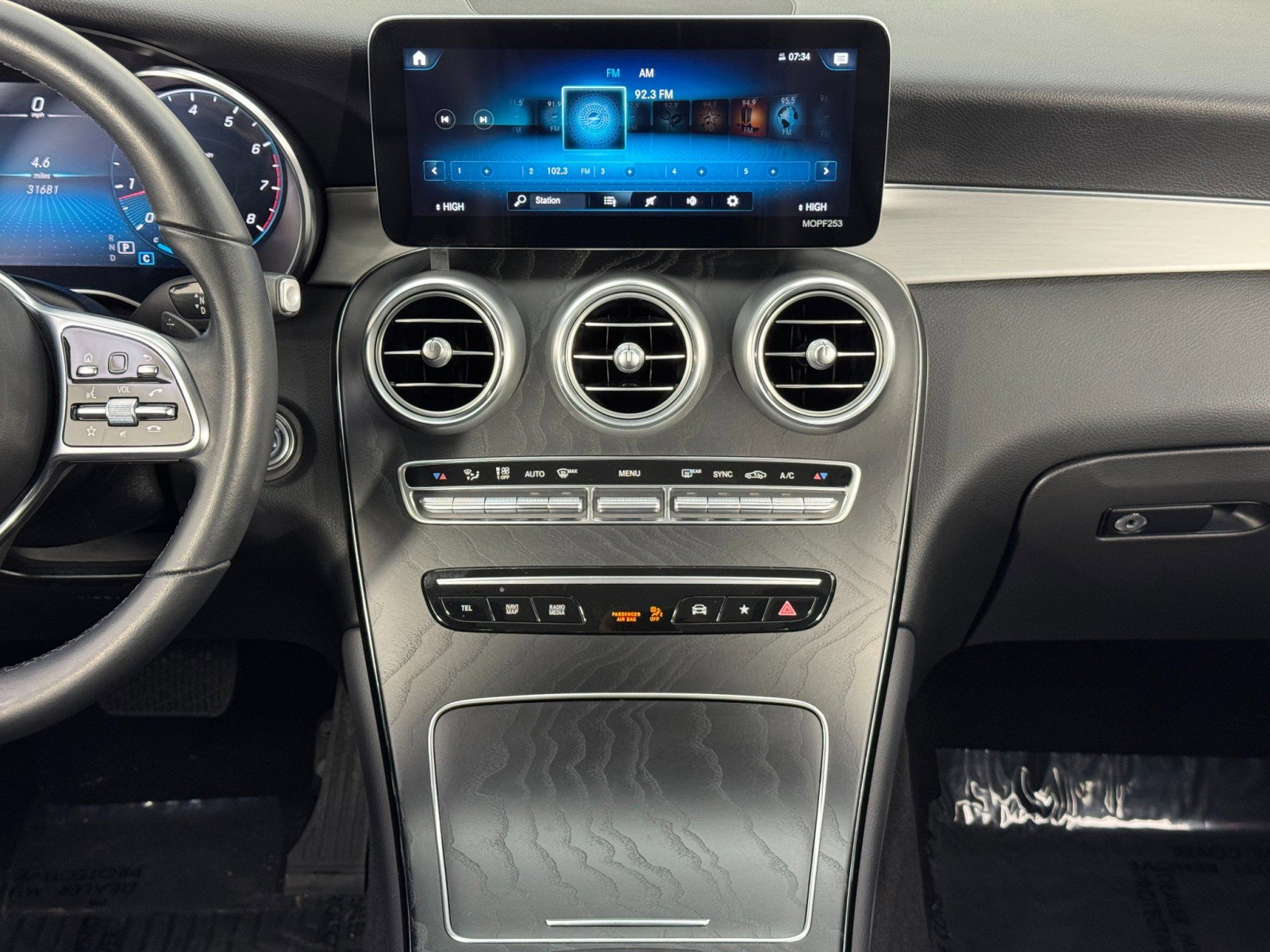 Used 2021 Mercedes-Benz GLC 300 image 23