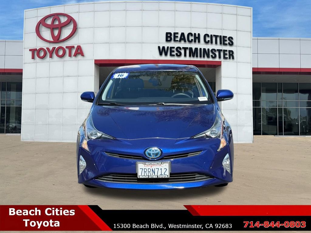 Used 2016 Toyota Prius Three Touring w/ Preferred Accessory Package image 4