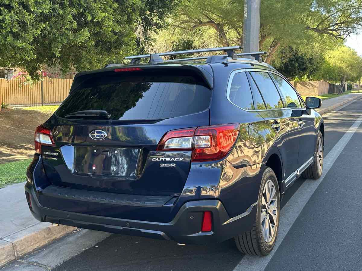 Used 2018 Subaru Outback 3.6R Touring AWD/4WD image 8