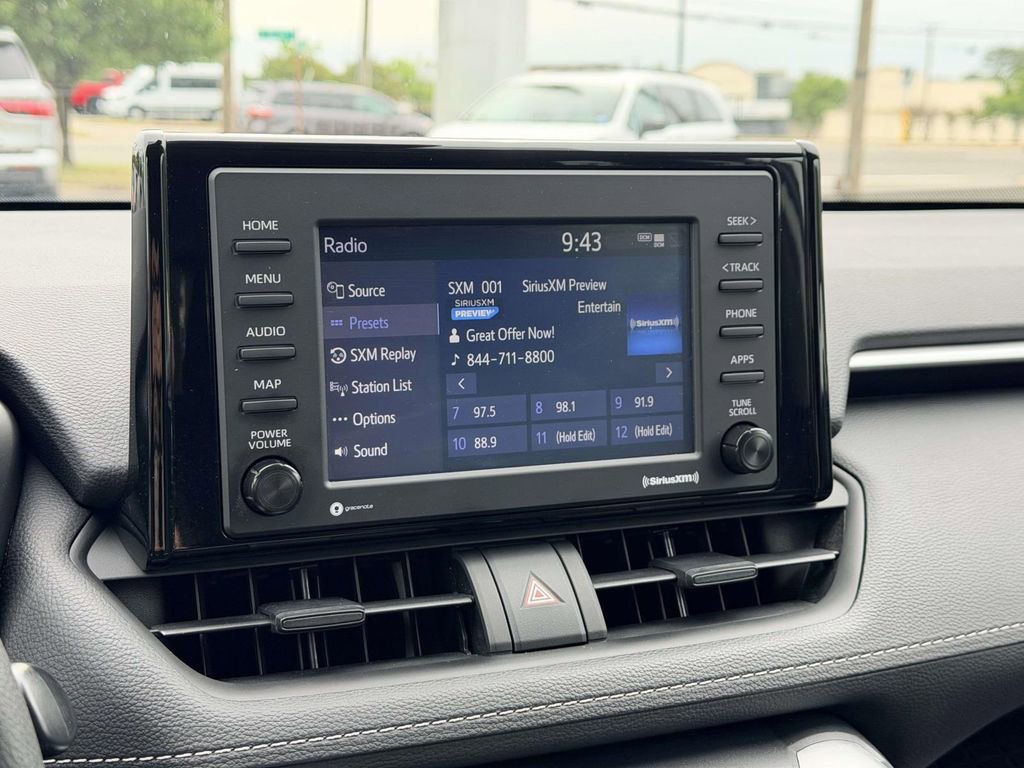 Certified 2022 Toyota RAV4 LE AWD/4WD image 3