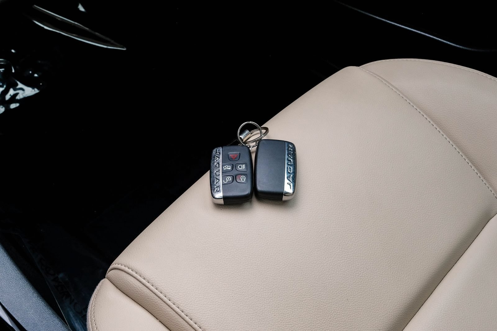Used 2017 Jaguar XE RWD image 68