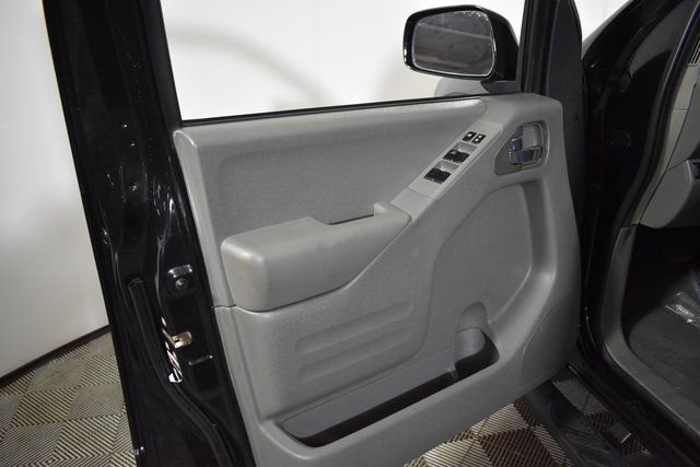 Used 2020 Nissan Frontier SV w/ Midnight Edition Floor Mats image 7
