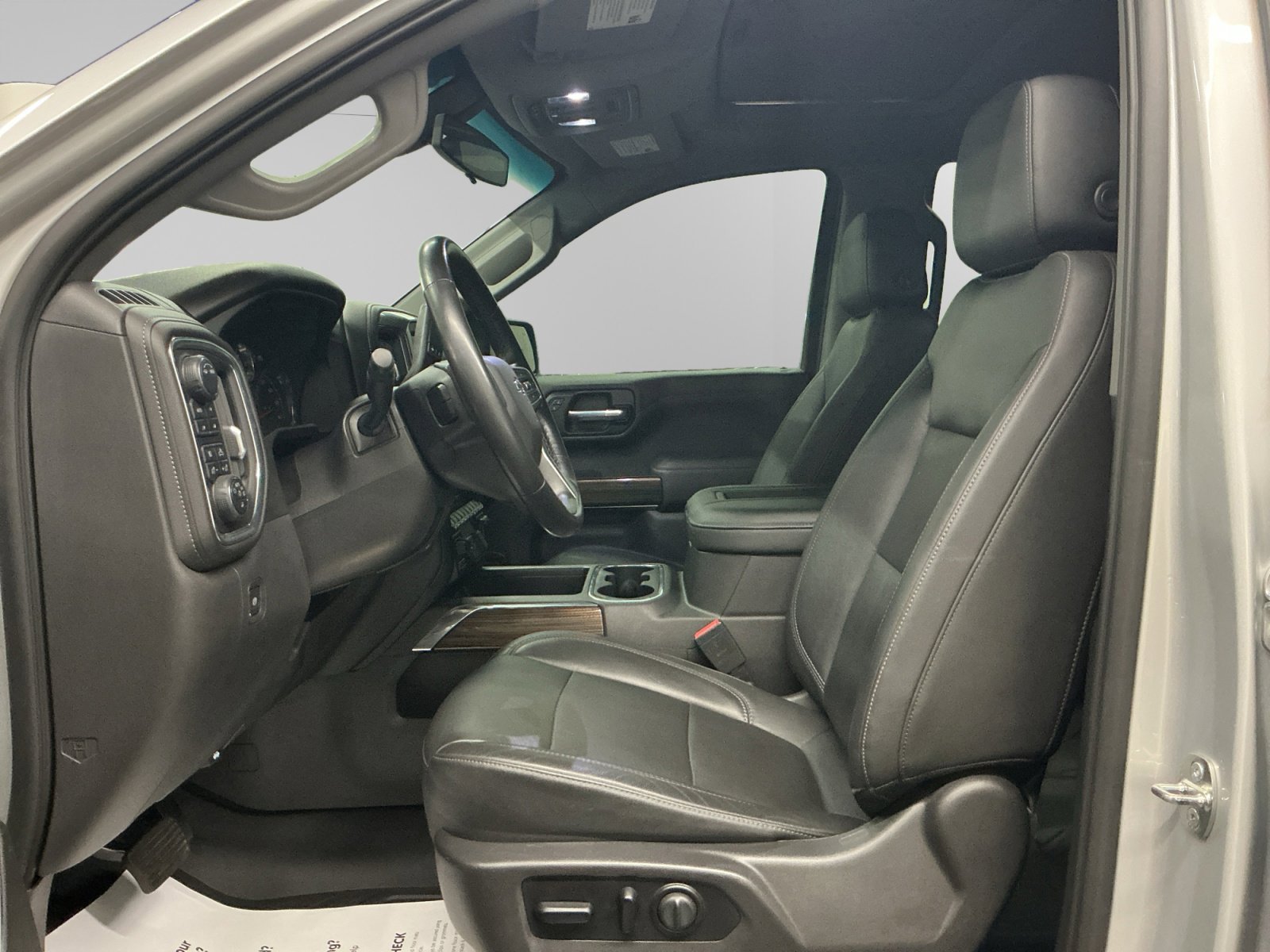 Used 2020 Chevrolet Silverado 1500 LT Trail Boss AWD/4WD image 9