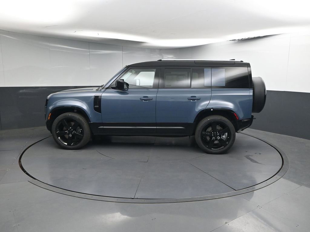 New 2026 Land Rover Defender 110 X-Dynamic SE AWD/4WD image 2