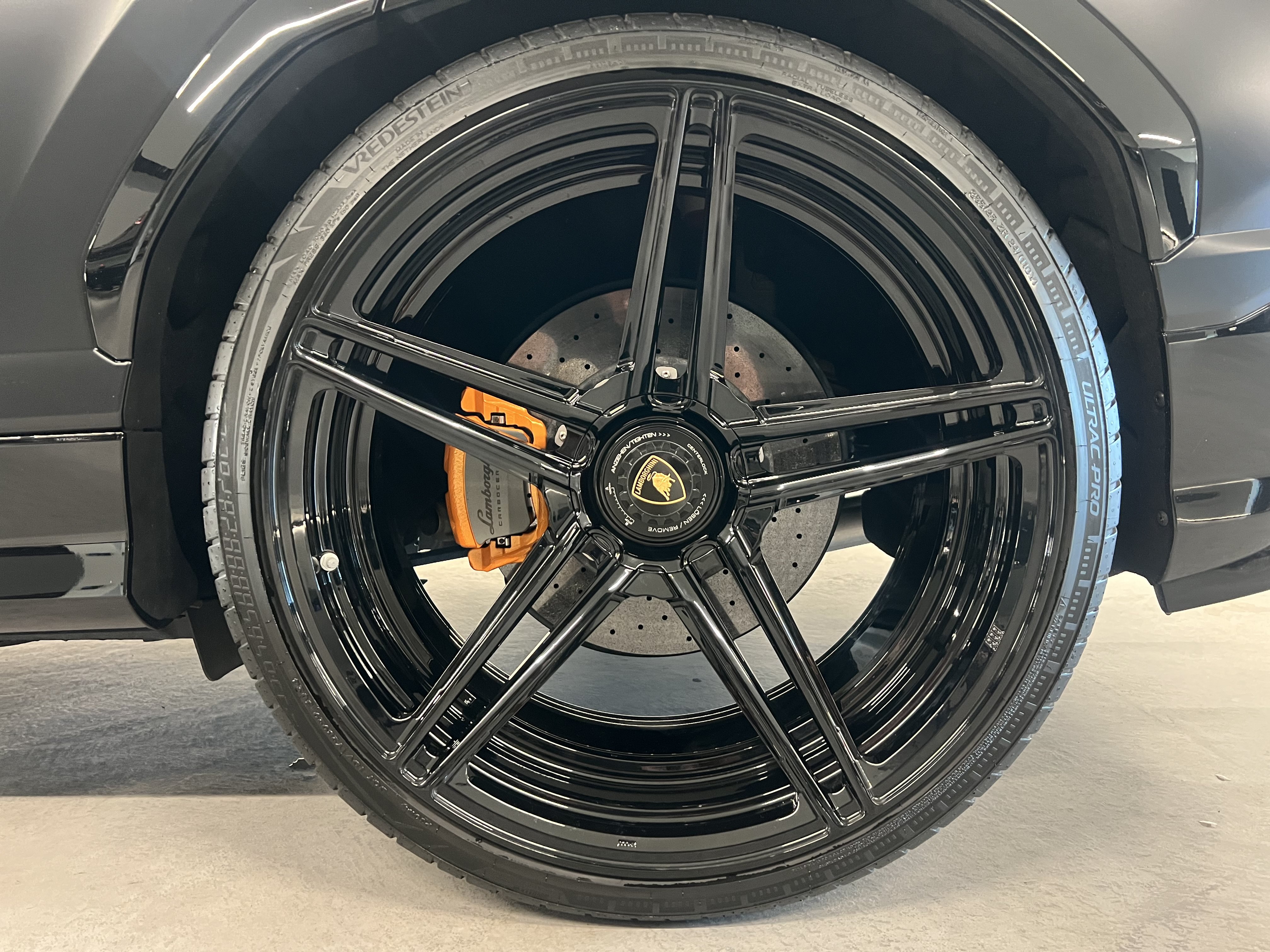 Used 2021 Lamborghini Urus AWD/4WD image 28