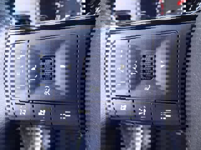 Used 2023 Nissan Rogue SV image 17