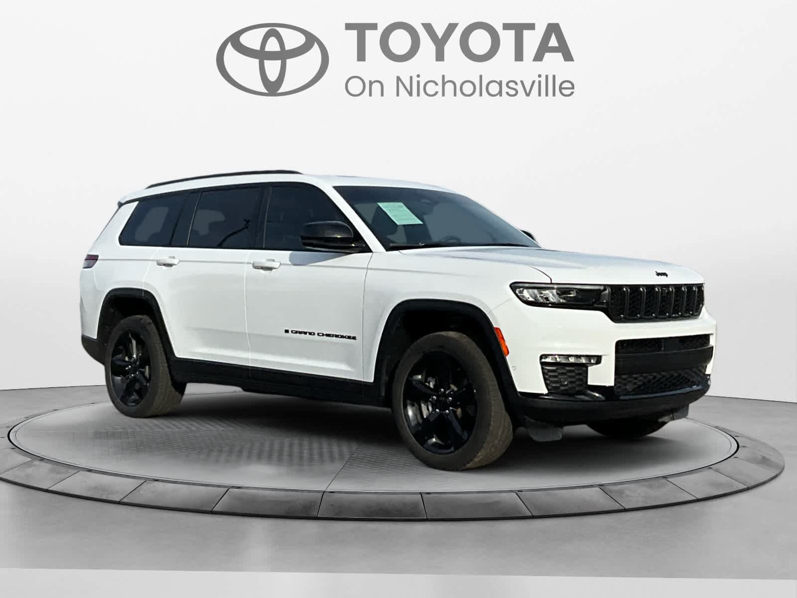 Used 2025 Jeep Grand Cherokee L Limited w/ Luxury Tech Group II AWD/4WD image 7