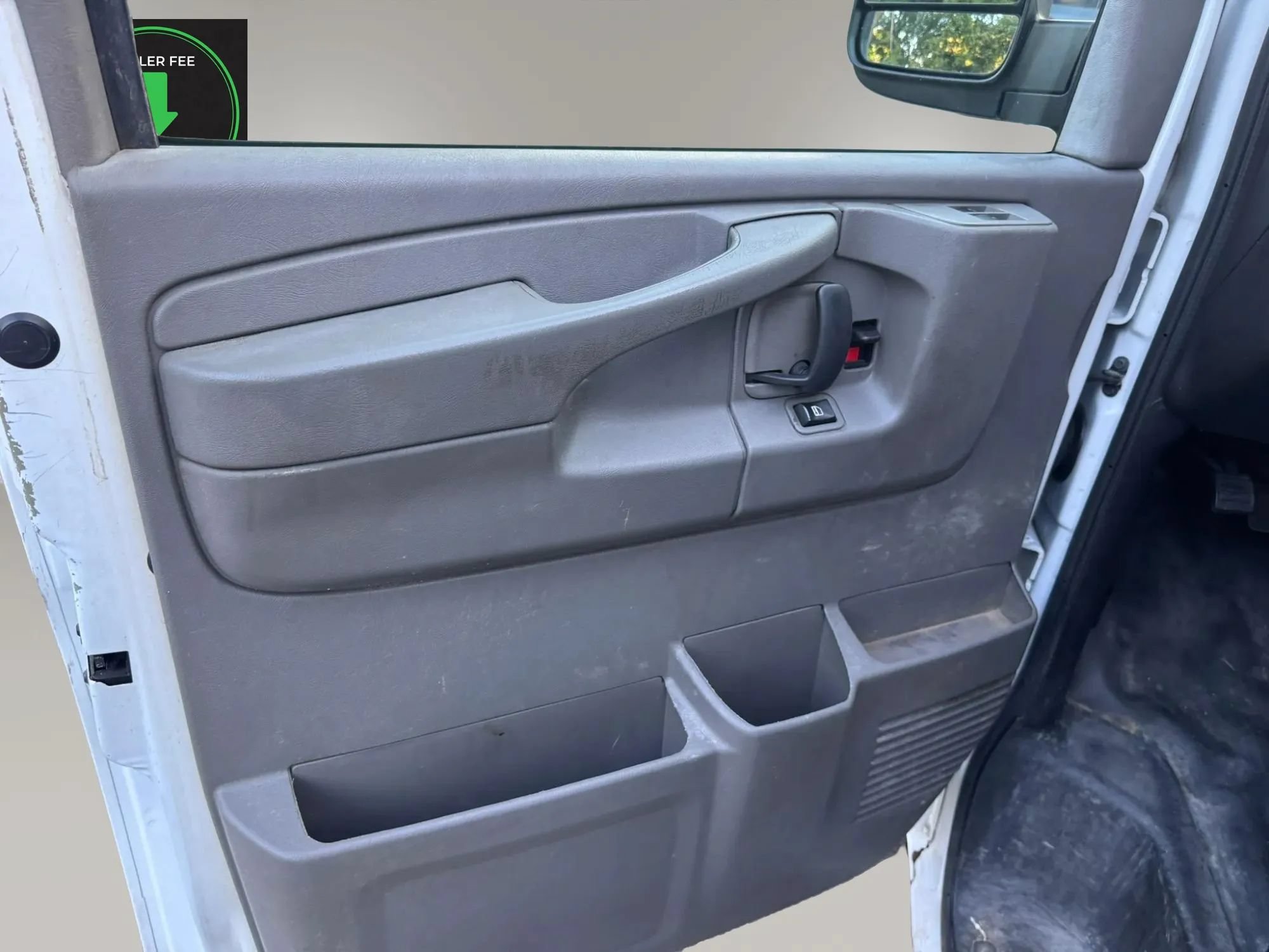 Used 2015 Chevrolet Express 3500 RWD image 9