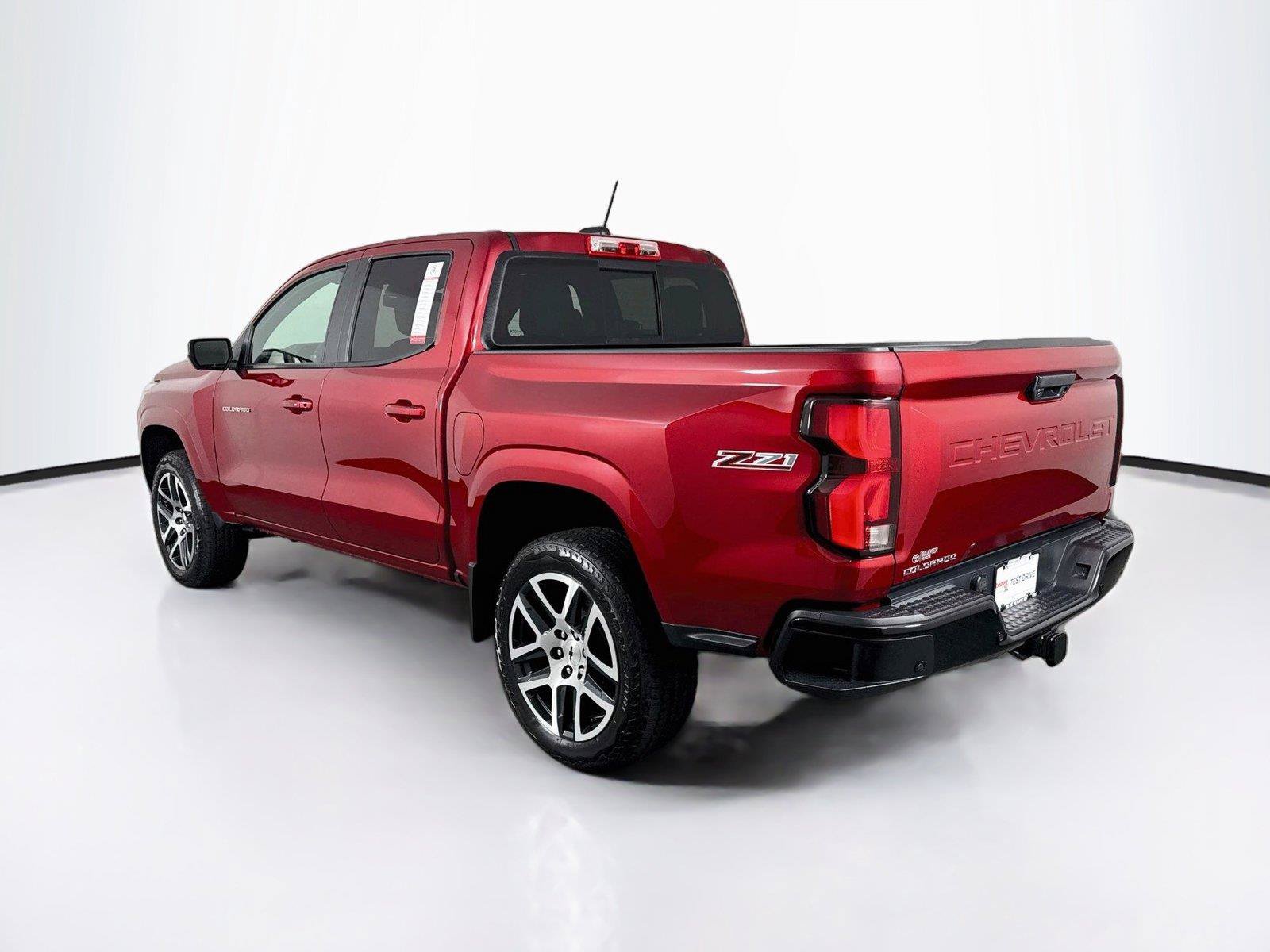 Used 2024 Chevrolet Colorado Z71 w/ Z71 Convenience Package 2 AWD/4WD image 13