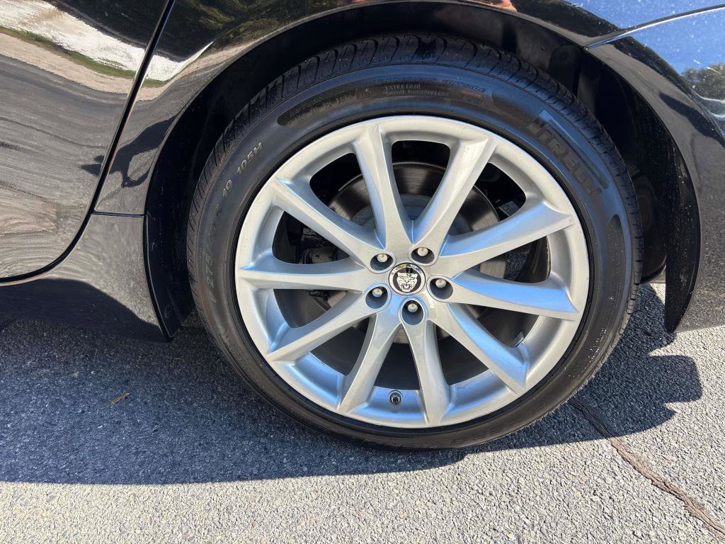 Used 2013 Jaguar XJ 4dr Sdn RWD RWD image 29