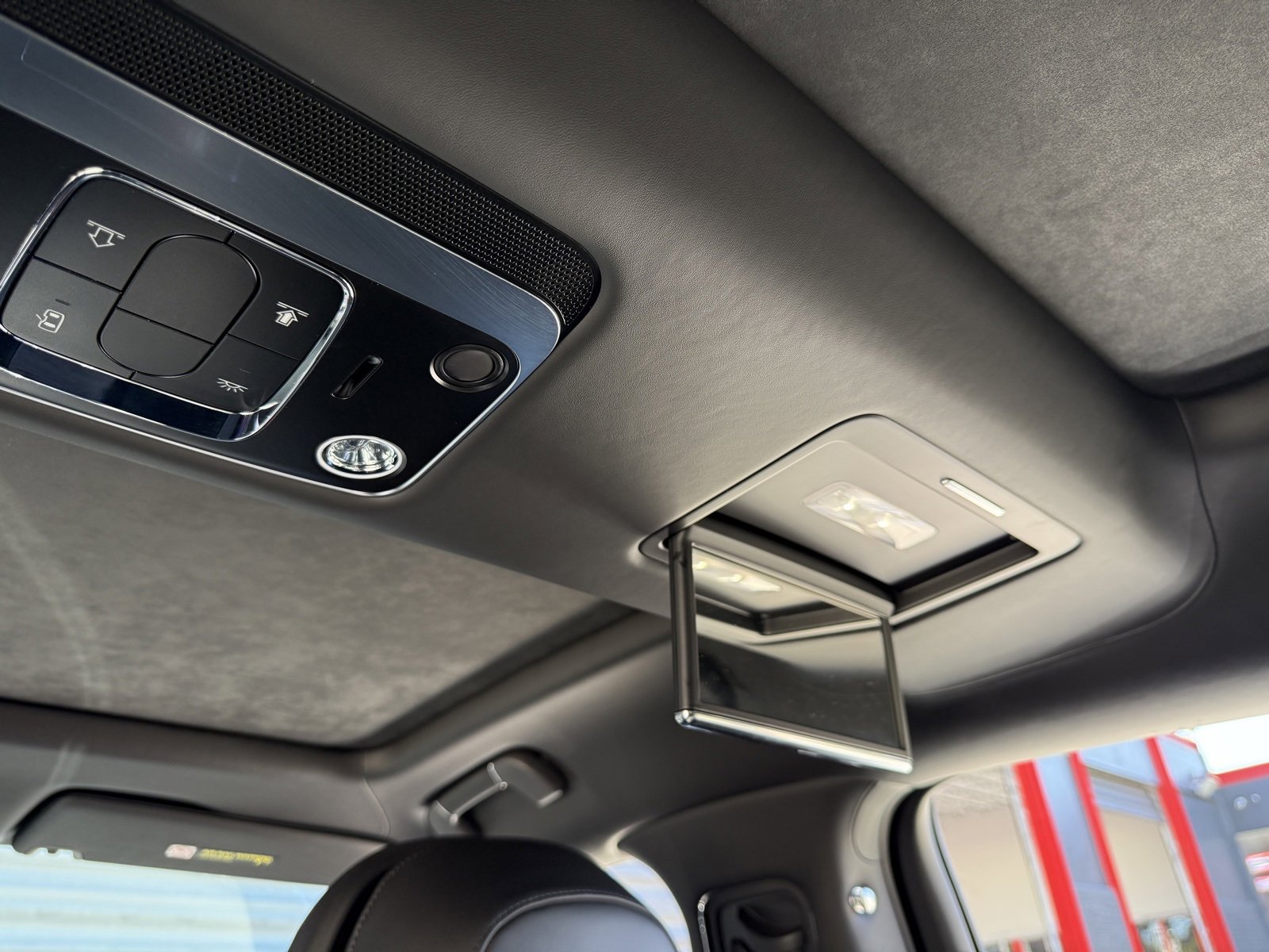 Used 2022 Bentley Flying Spur V8 image 23